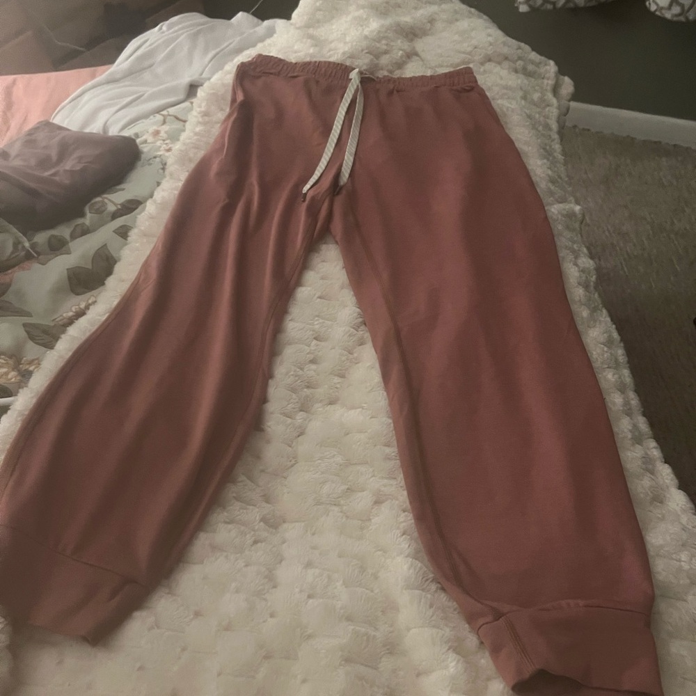 Vuori Performance Joggers